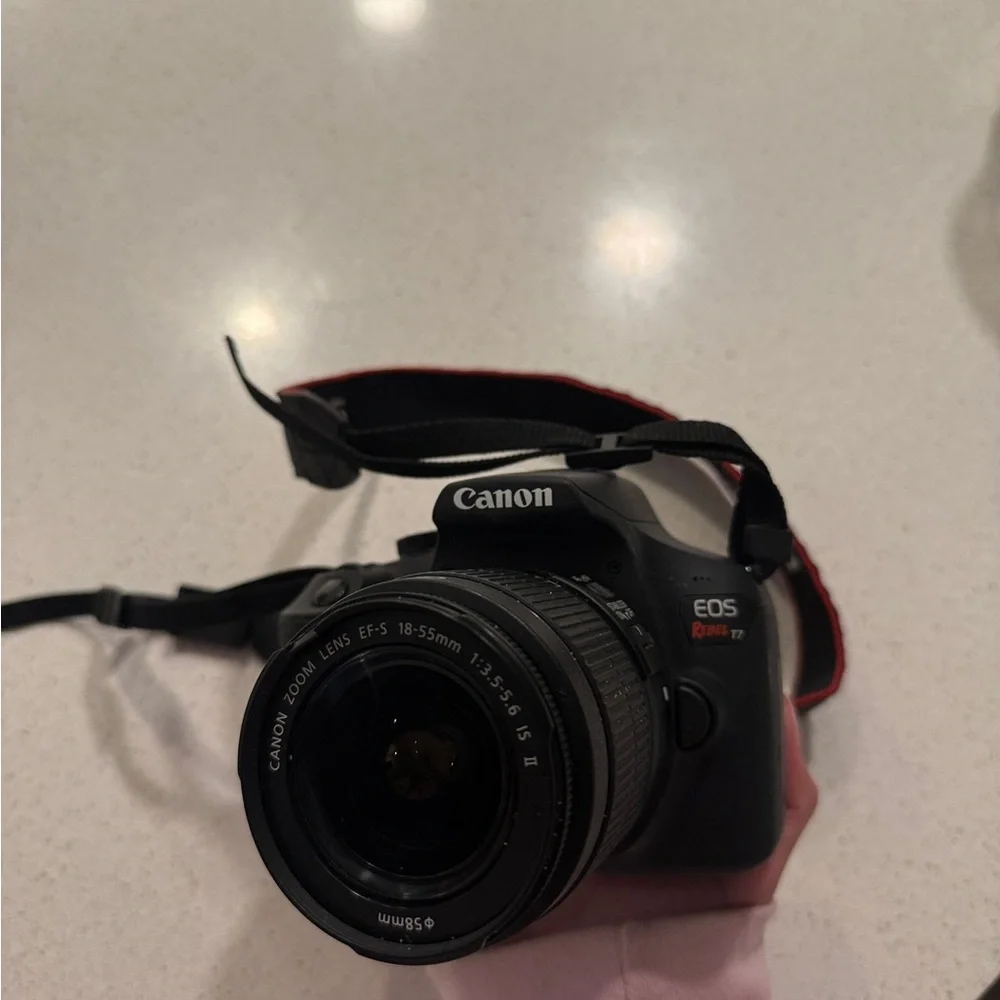 Canon EOS T7 rebel